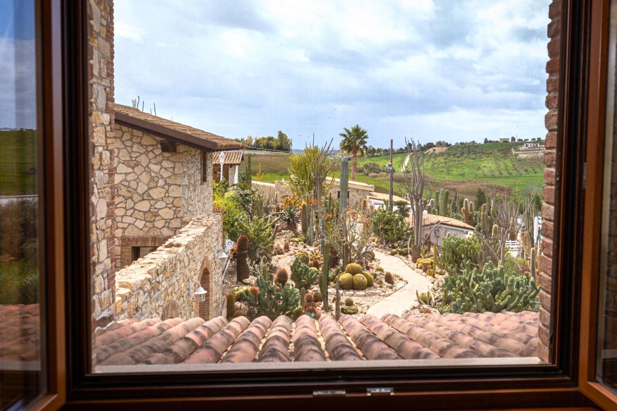 Garden Cactus Guest House Villaggio Mose  Ngoại thất bức ảnh